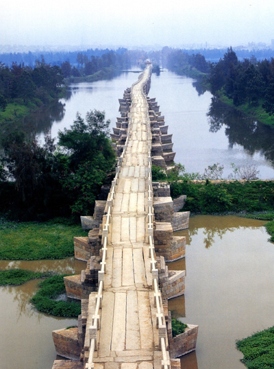Cây cầu cổ bằng đá dài nhất Trung Quốc