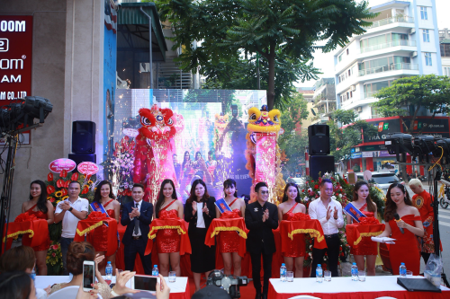 Thương hiệu phụ kiện điện thoại Trung Quốc mở showroom ở Hà Nội