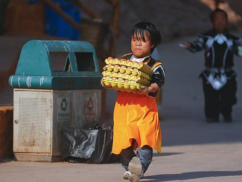 Cuộc sống trong ngôi làng của những chú lùn ở Trung Quốc
