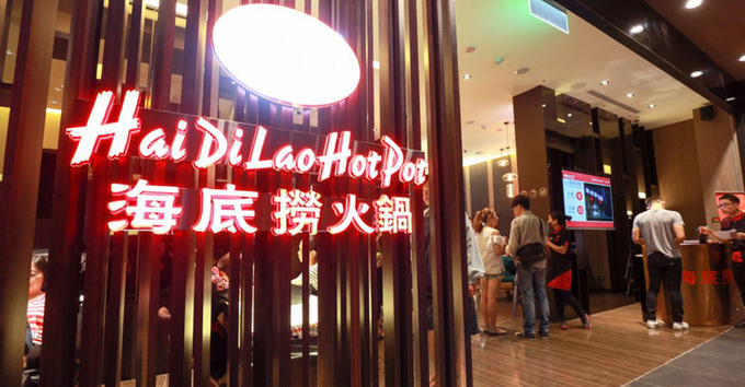 Những dịch vụ kỳ quặc trong nhà hàng lẩu Trung Quốc