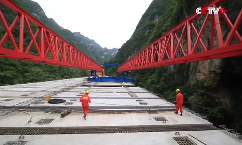 Dự án cầu liên hợp thép - bê tông dài nhất Trung Quốc