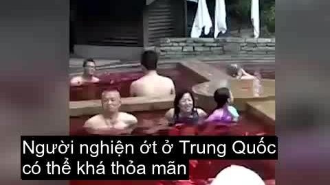 Bồn tắm như nồi lẩu cay khổng lồ ở Trung Quốc