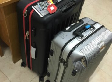 Sân bay Trung Quốc đền khách Việt vali mới vì hành lý bị móp