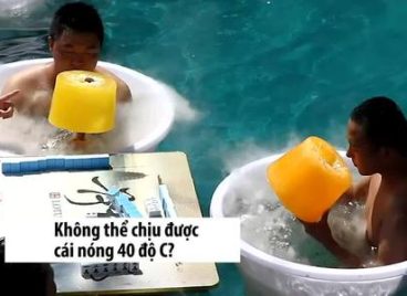 Khách Trung Quốc tắm nước đá, ăn kem khổng lồ tránh nóng