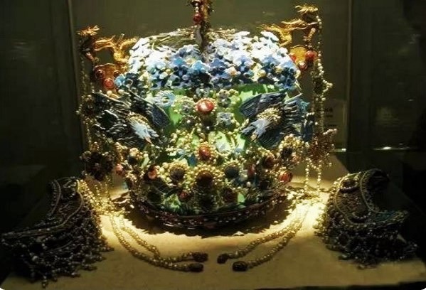 Khám phá 10 báu vật quý giá nhất được chôn cất trong lăng mộ Từ Hy Thái hậu