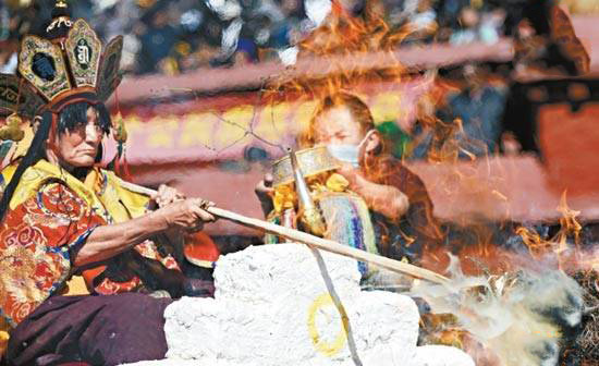 Muôn màu lễ hội văn hóa ở vùng đất thiêng Tây Tạng, Trung Quốc